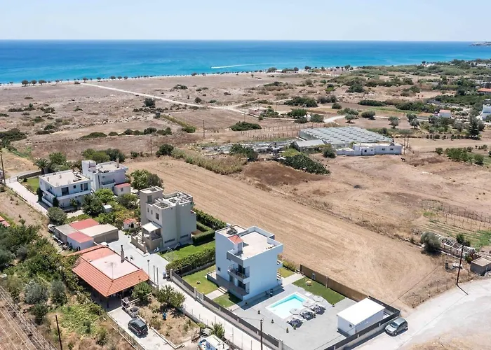 Captain Chris Вилла *