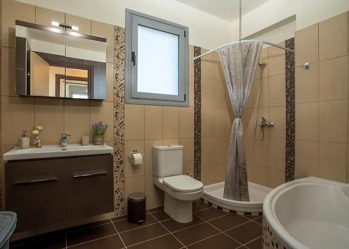 Captain Chris Вилла *